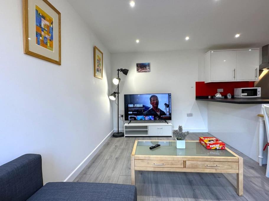 Charming New 2Br Detached House-Central Headington- Wi-Fi, Netflix, Top Location Oksford Zewnętrze zdjęcie