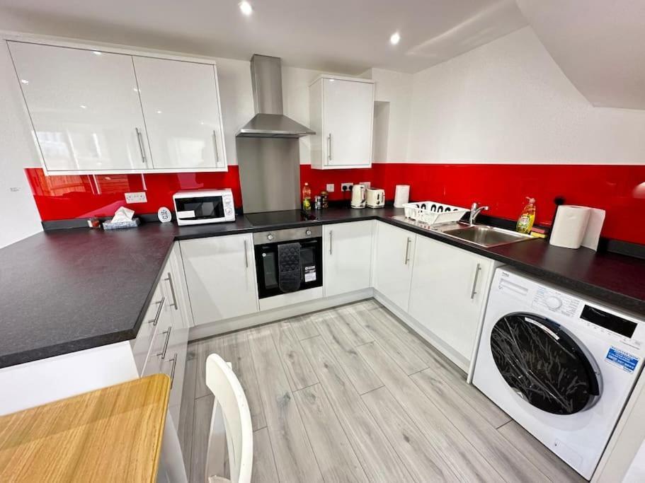 Charming New 2Br Detached House-Central Headington- Wi-Fi, Netflix, Top Location Oksford Zewnętrze zdjęcie