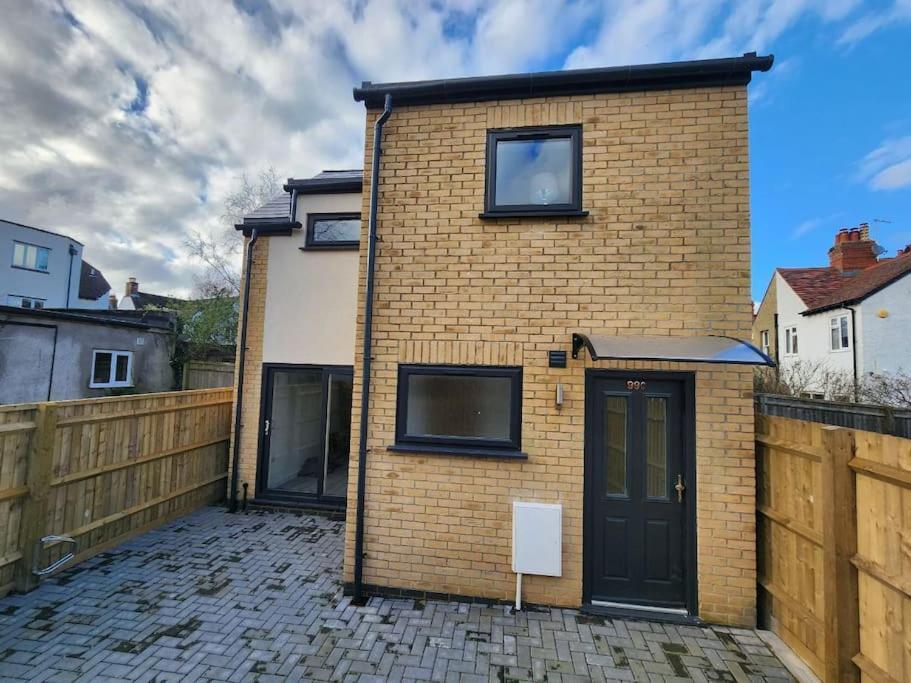 Charming New 2Br Detached House-Central Headington- Wi-Fi, Netflix, Top Location Oksford Zewnętrze zdjęcie